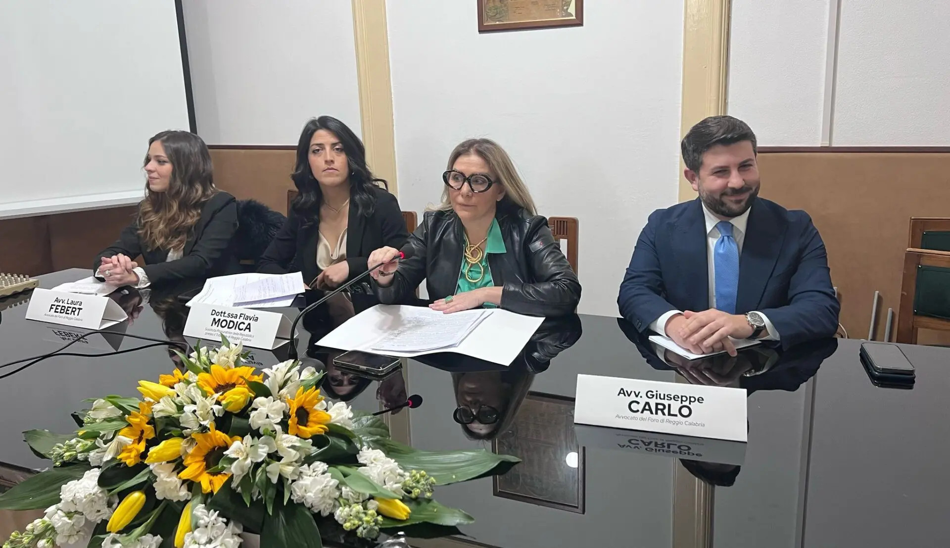 Oltre le parole, “Insieme alle donne per le donne”: avvocati e magistrati reggini uniti per combattere la violenza di genere