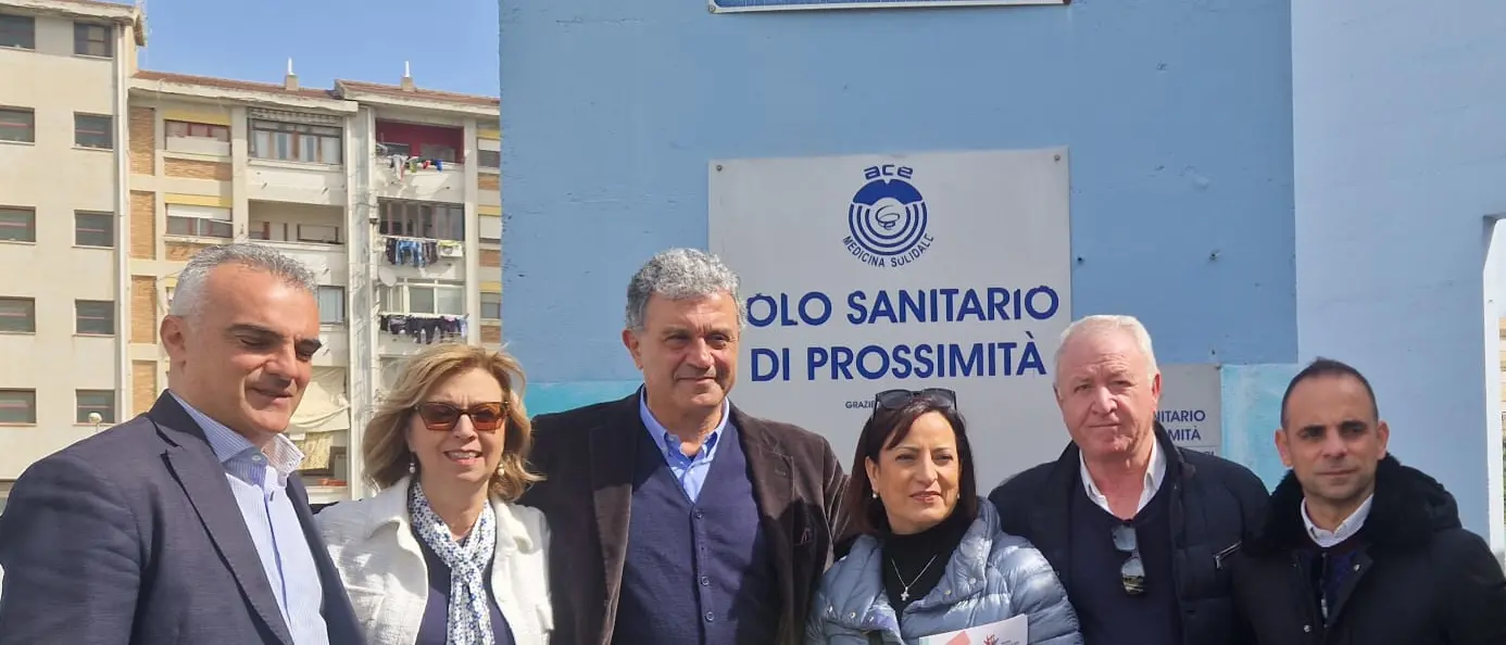 Il Pd reggino consegna al Polo Ace di Arghillà un assegno ricavato dalla serata per la festa della donna