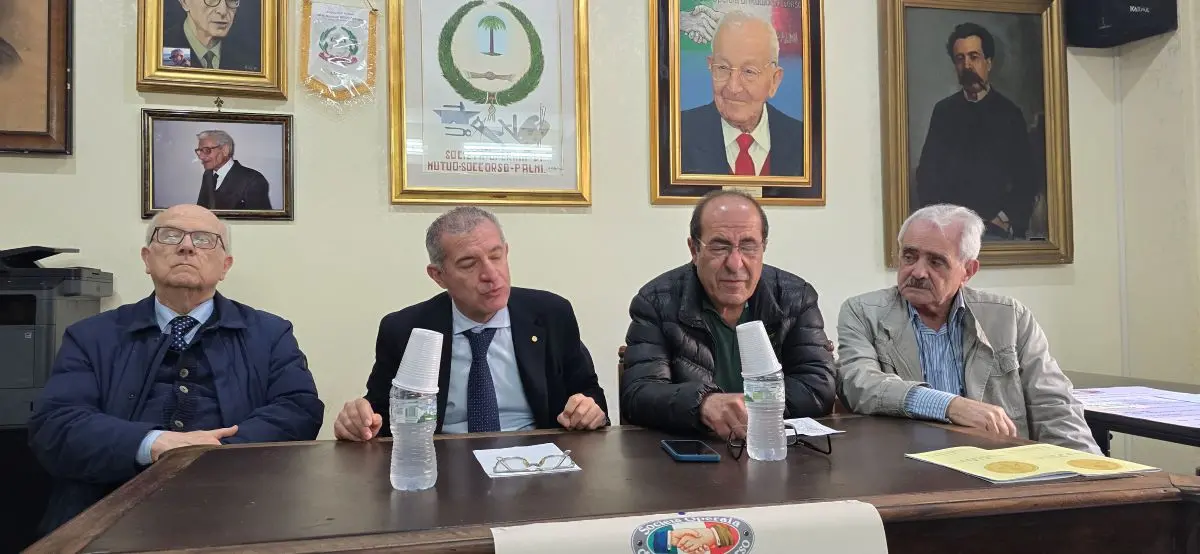 Palmi, Società operaia di mutuo soccorso: premiati il console Naccari e il giornalista Badolati