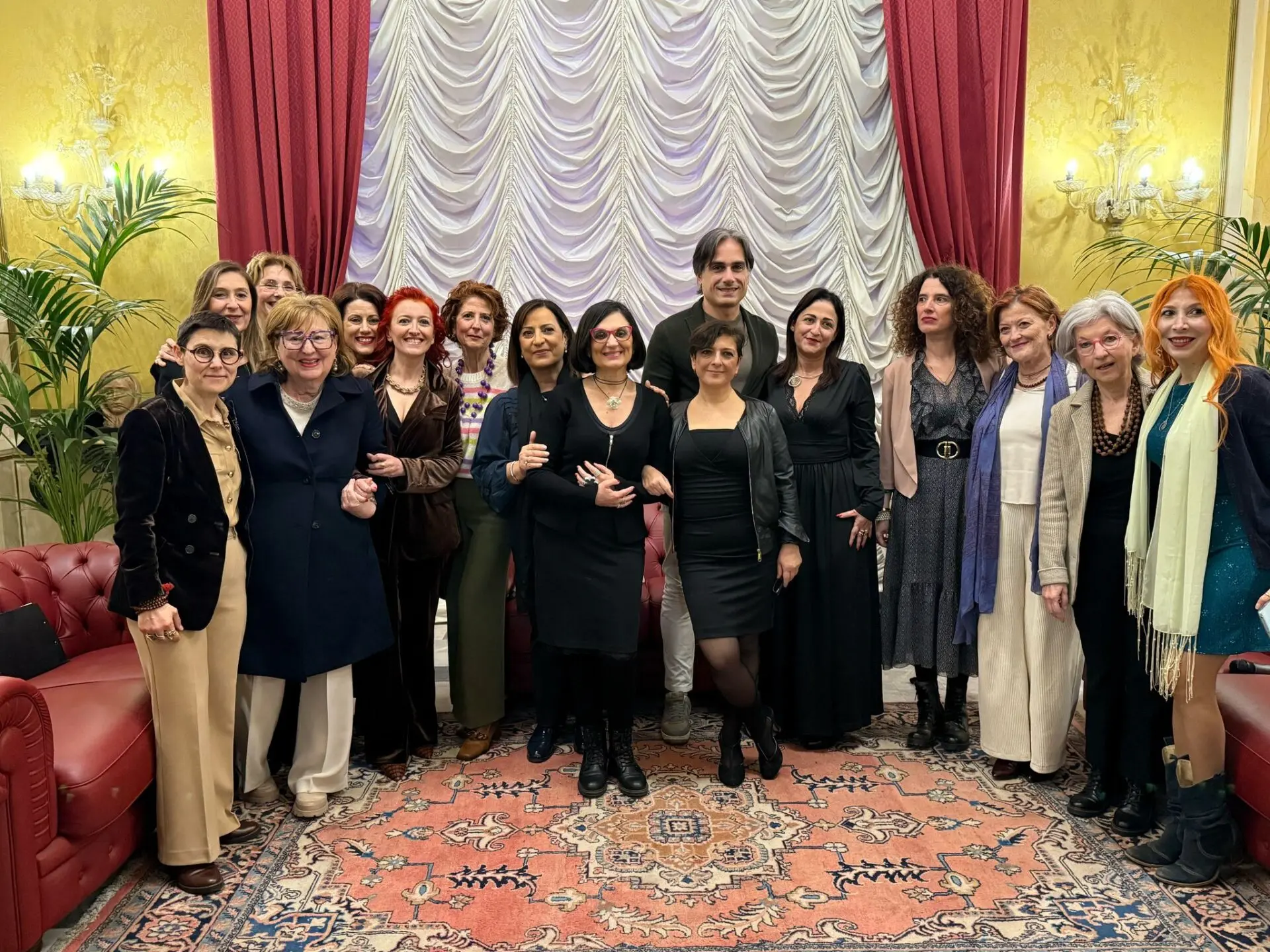 Reggio, a palazzo San Giorgio la presentazione di “Stiamo Strette”