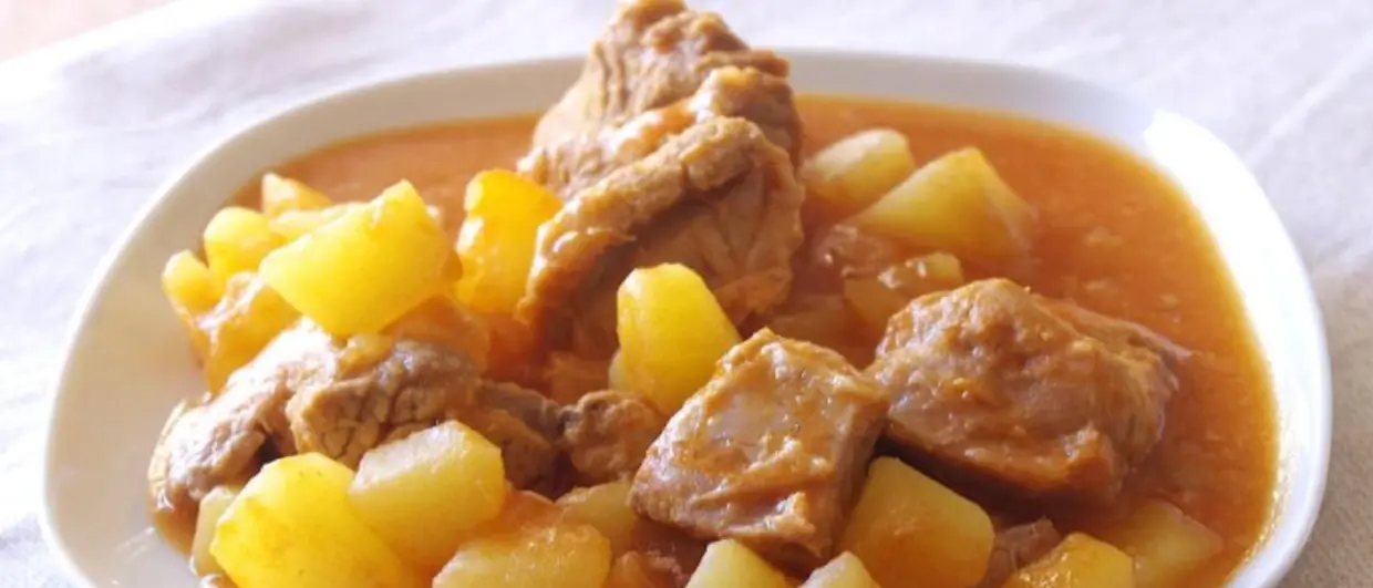 LA RICETTA DEL GIORNO | Spezzatino con patate, perfetto per il pranzo o la cena di ogni giorno