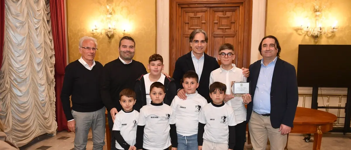 Reggio, il giovane campione di dama Lorenzo Germolè premiato dal sindaco Falcomatà