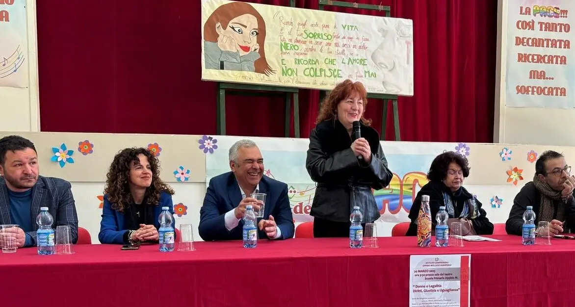 Oppido, presso l'I.C \"Oppido - Molochio - Varapodio\" l'incontro \"Donne e legalità, diritti, giustizia e uguaglianza\"