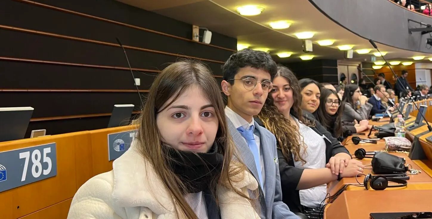Gli studenti dell’Einaudi-Alvaro di Palmi presentano la startup Gine-Start al Parlamento Europeo di Bruxelles