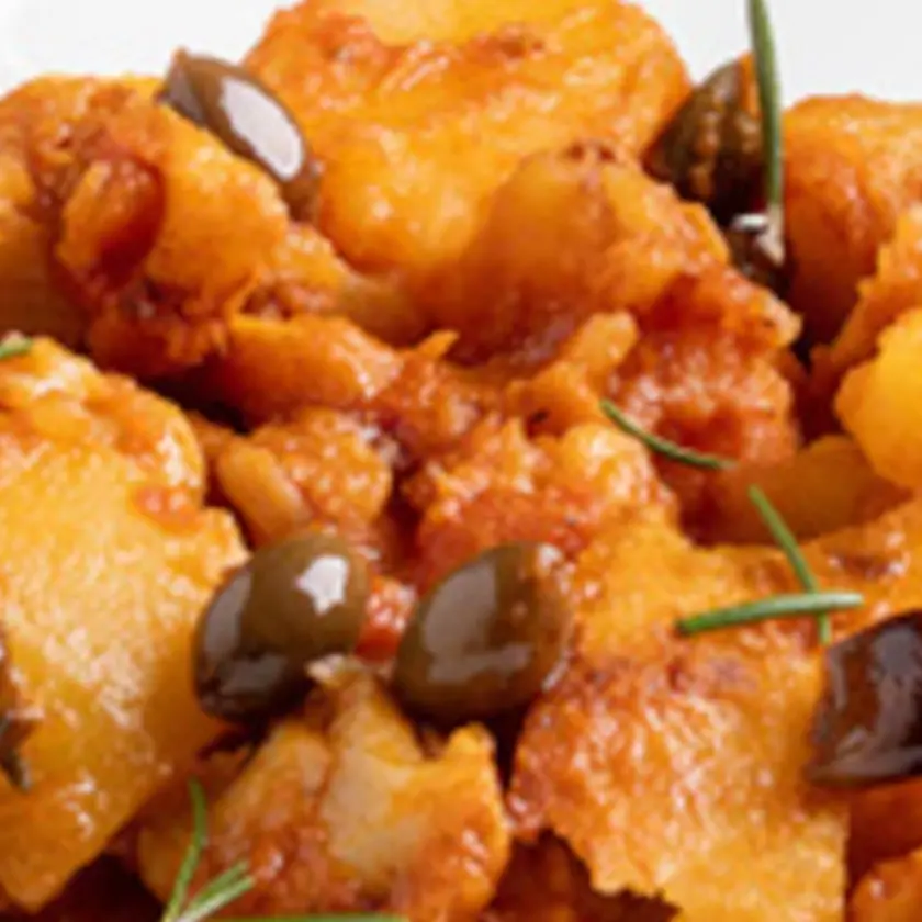 LA RICETTA DEL GIORNO | Baccalà alla Mediterranea: un piatto versatile per ogni occasione