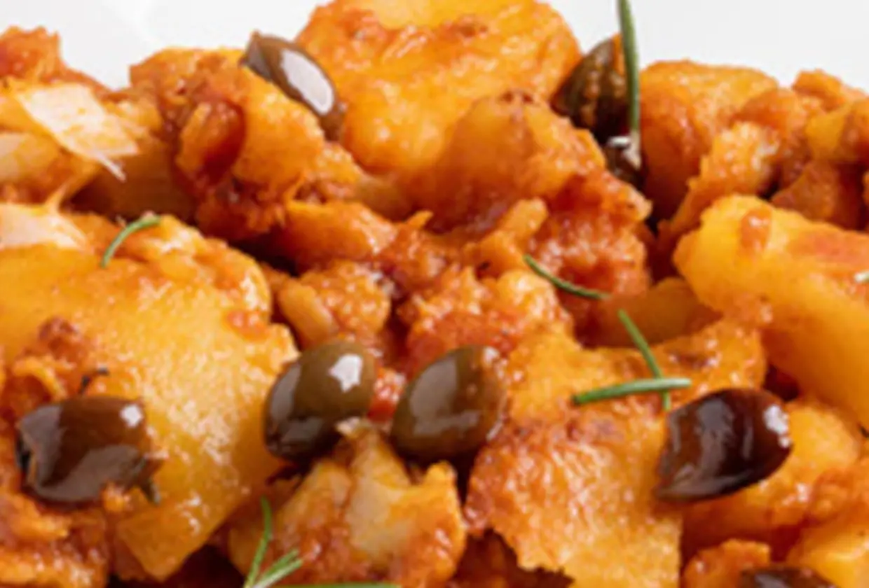 LA RICETTA DEL GIORNO | Baccalà alla Mediterranea: un piatto versatile per ogni occasione