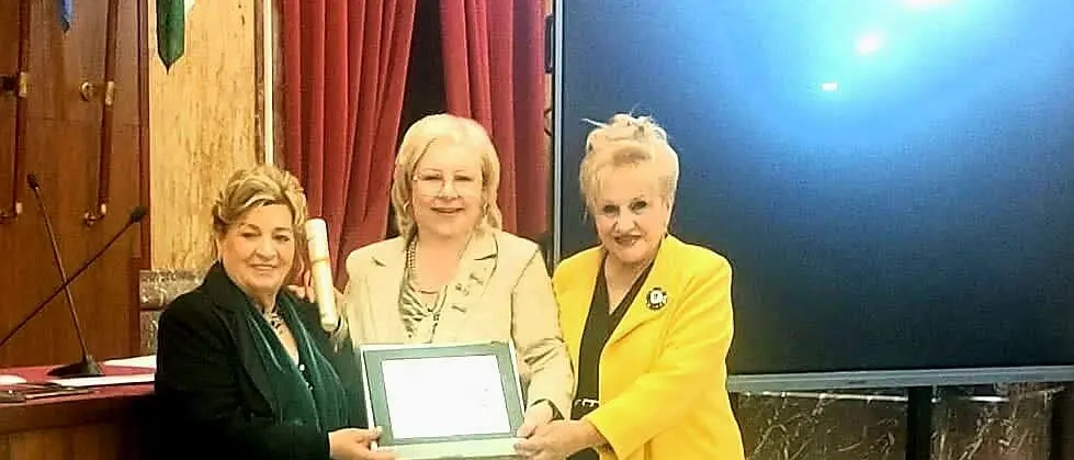 La reggina Grazia Gioé premiata dall’Accademia Internazionale Amici della Sapienza