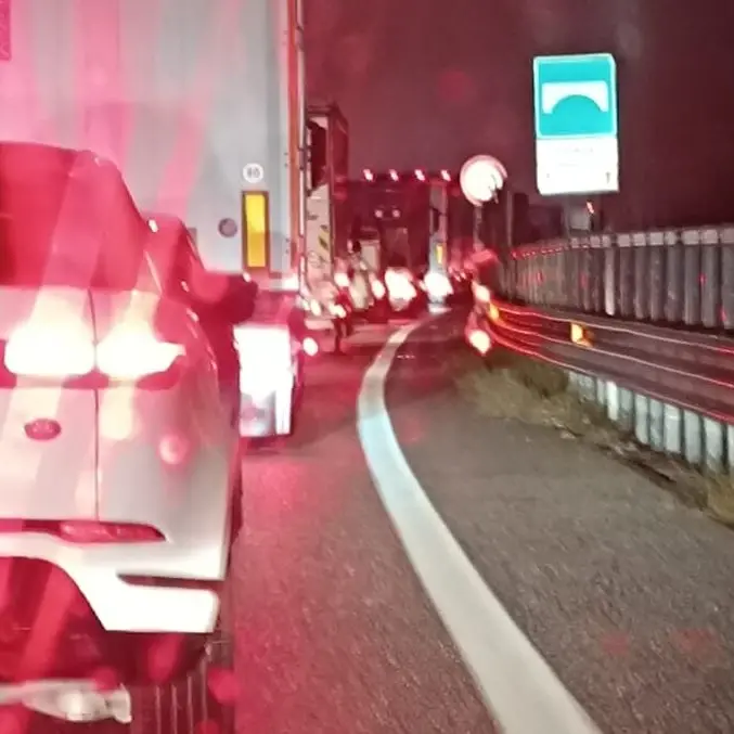 Tamponamento a catena sulla tangenziale di Reggio: traffico paralizzato tra Porto e Gallico
