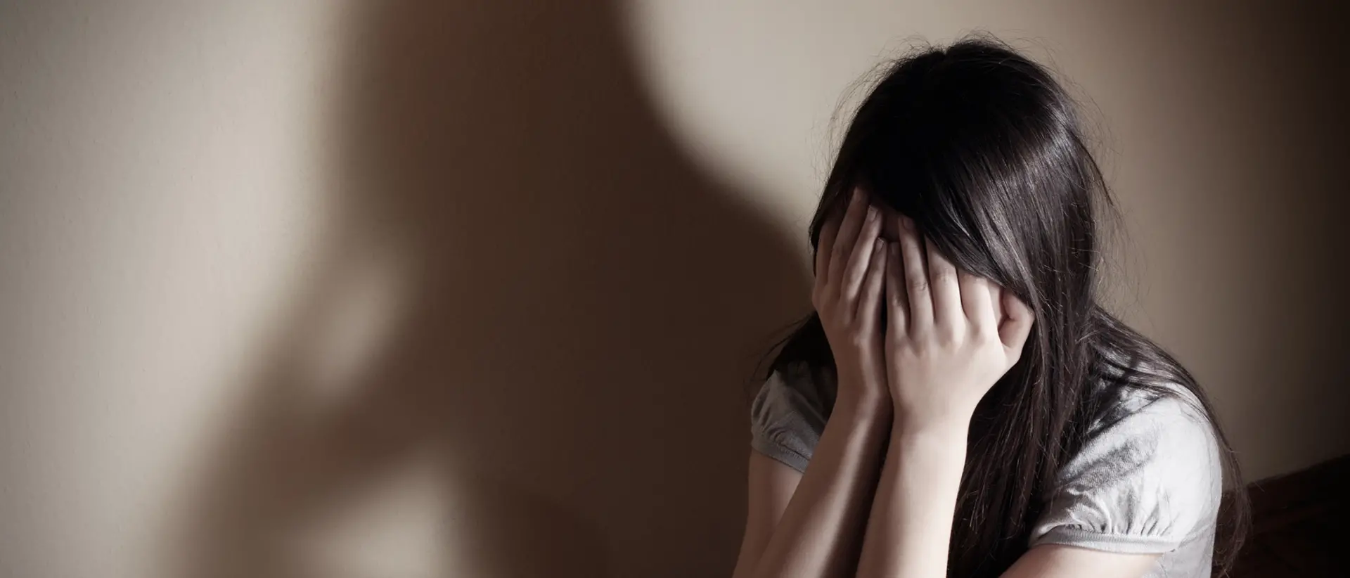 Minorenne abusata dal branco a Seminara, il Comune partecipa ad un presidio di solidarietà