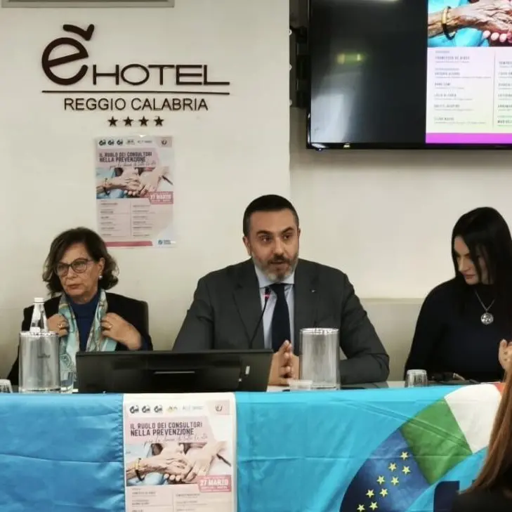 Consultori e diritto alla salute a Reggio: «Serve una battaglia per il potenziamento dei servizi sanitari sul territorio»