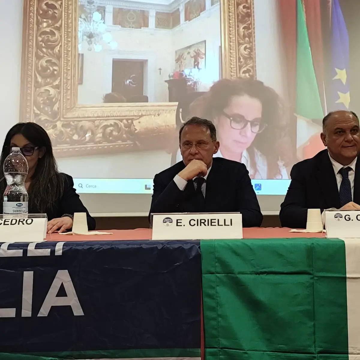 Il viceministro Cirielli a Reggio per spingere FdI verso le comunali: «Insieme a Lega e FI troveremo la soluzione migliore»