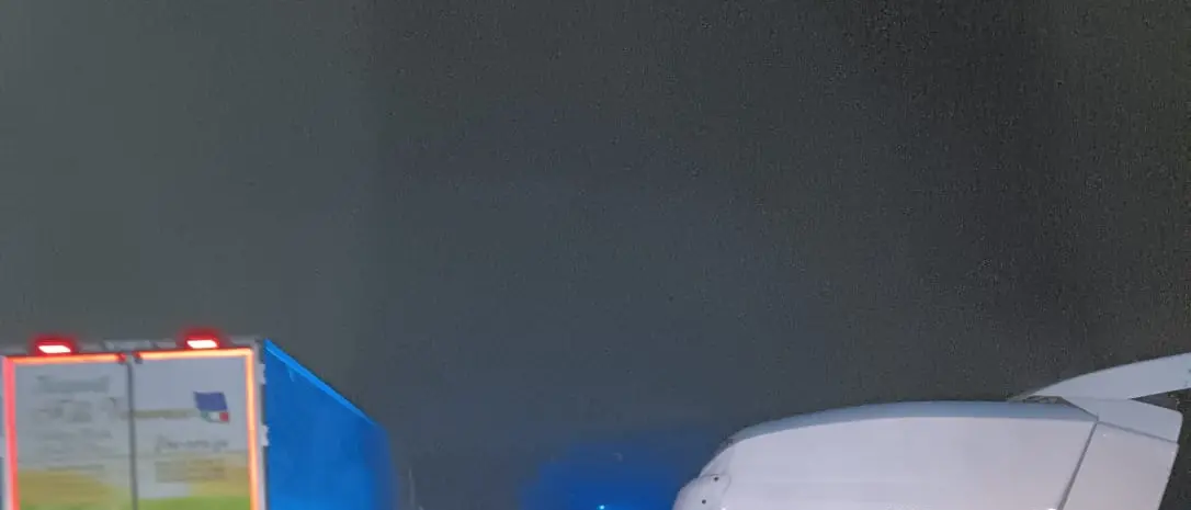 Grave incidente tra Gioia Tauro e Palmi, mezzo pesante impatta contro il guardrail: due feriti