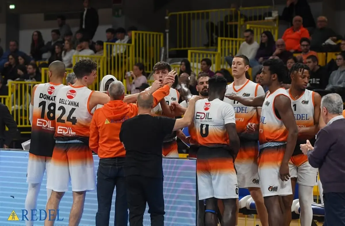 Redel Viola Reggio, domenica alle ore 18 al PalaCalafiore la sfida contro Dinamo Brindisi