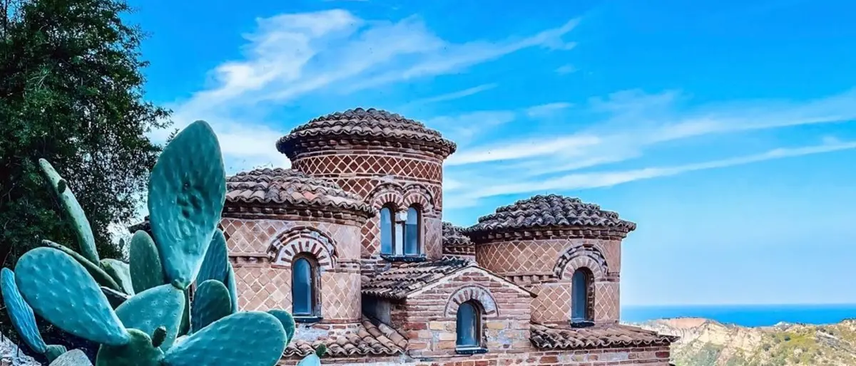 LA FOTO DEL GIORNO | Chi costruisce in alto sa che verrà dimenticato più tardi