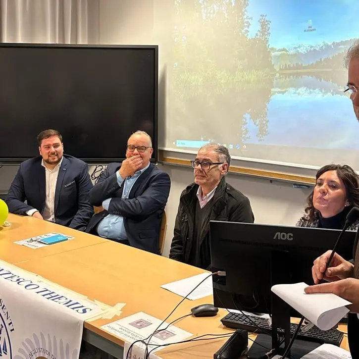 Reggio, Themis guida gli studenti verso il futuro: successo per il ciclo di seminari “Coltivare il Sé”
