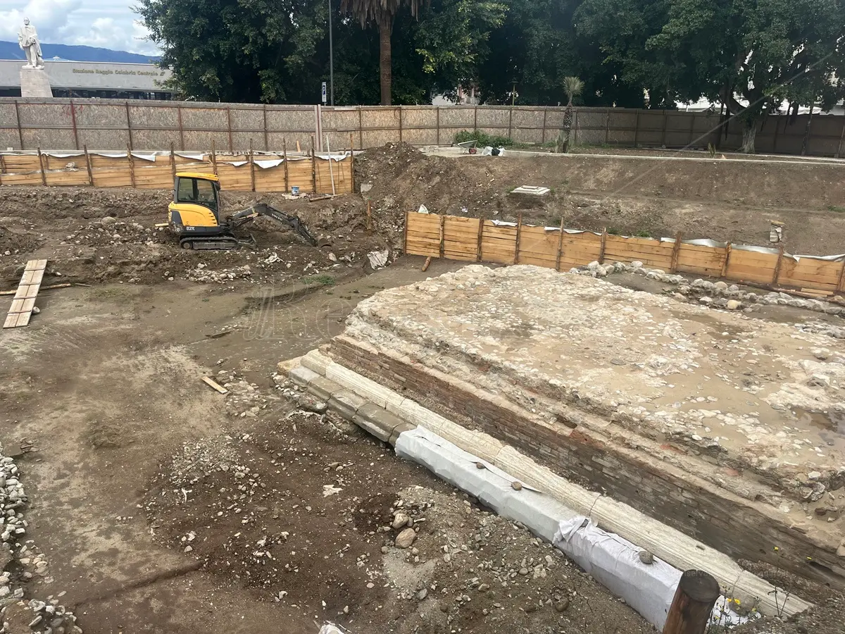 Reggio, terminate le indagini archeologiche a piazza Garibaldi: in fase di ultimazione le opere per l'apertura al pubblico