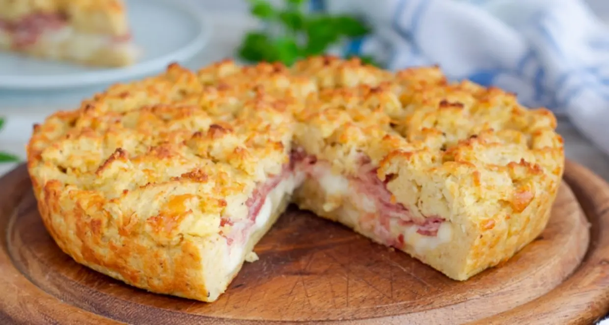 LA RICETTA DEL GIORNO | Sbriciolata di patate: un piatto unico, gustoso e facile da preparare