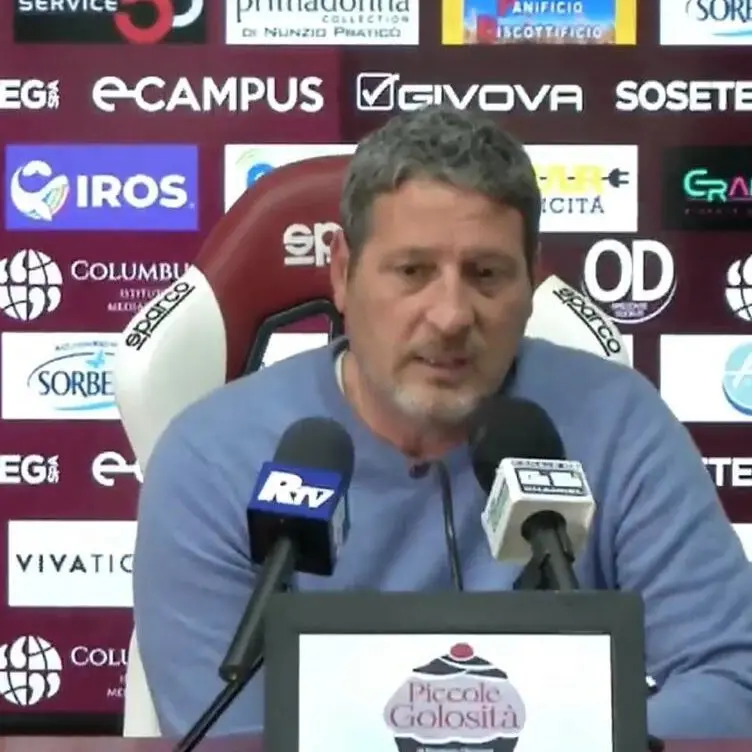Verso Reggina-Vibonese, Trocini: «Non possiamo fallire, solo con la fame di vincere possiamo andare lontano»