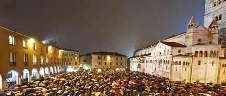 \"Sarda Claus\", le sardine ancora in piazza: «Reggio non 'mbucca»