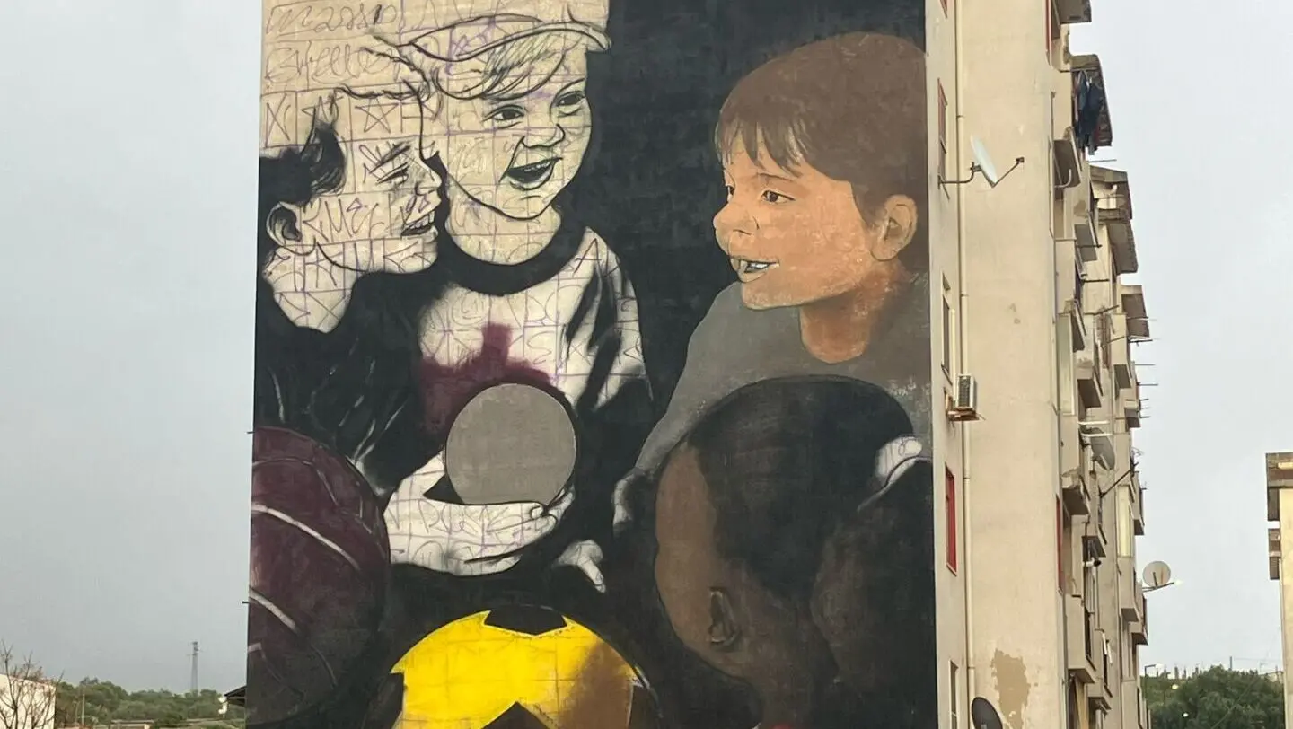 La Metrocity sceglie Arghillà Nord per il murales antirazzista: arte e inclusione contro ogni forma di discriminazione