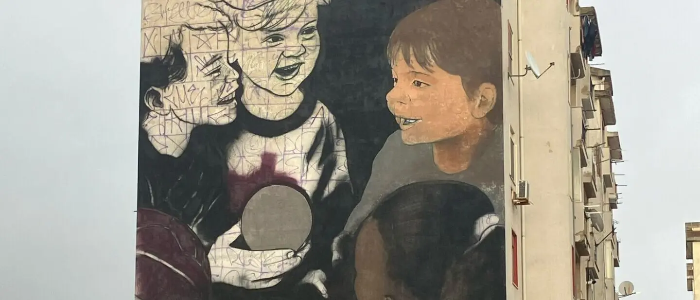 La Metrocity sceglie Arghillà Nord per il murales antirazzista: arte e inclusione contro ogni forma di discriminazione