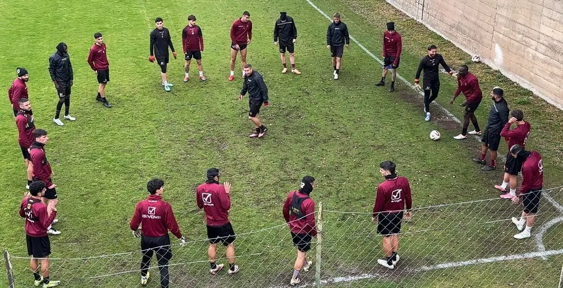 Reggina-Vibonese: Il derby calabrese in diretta su VivoAzzurro TV, una vetrina per la Serie D