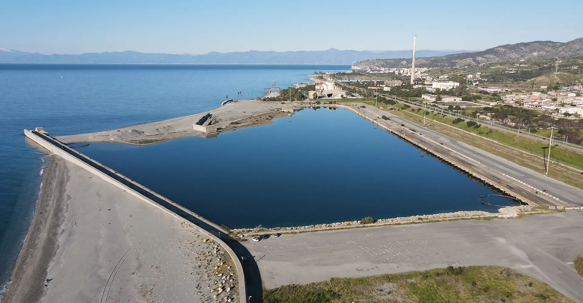 Il porto di Saline Joniche ambisce a diventare strategico: progettazione in corso e sfide ambientali in un’opera simbolo