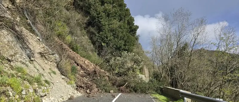 Frana sulla Cittanova-Zomaro: traffico interrotto sulla SP1