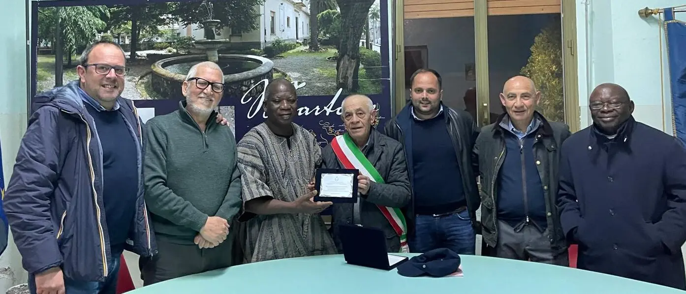 A Martone l’accoglienza al re tradizionale dello Nzema Est del Ghana