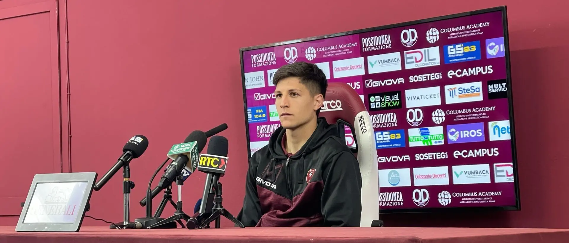 Reggina, De Felice: «Vittoria fondamentale, abbiamo fame di successo»