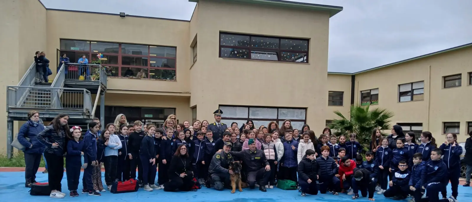 Gli studenti dell'IC Radice Alighieri di Catona incontrano la Guardia di Finanza