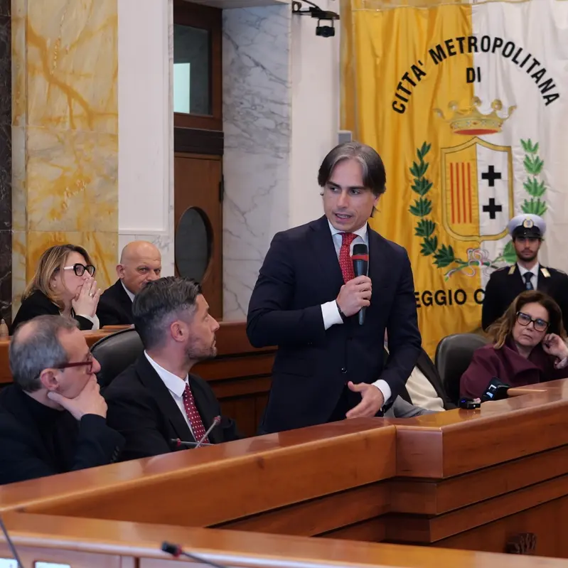 Reggio, il Consiglio comunale approva il bilancio previsionale 2025/2027