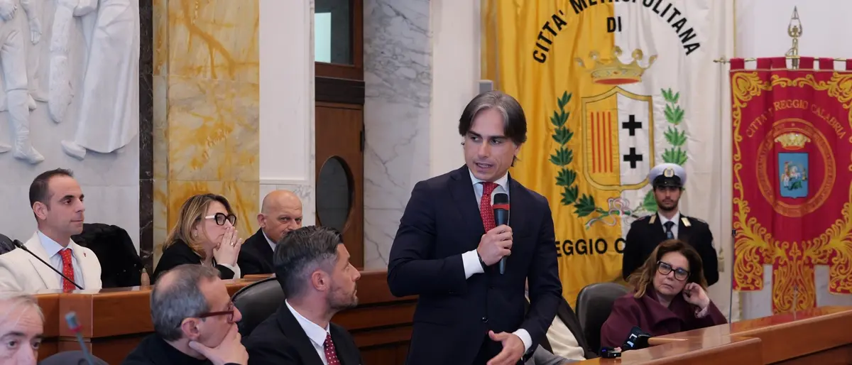 Reggio, il Consiglio comunale approva il bilancio previsionale 2025/2027