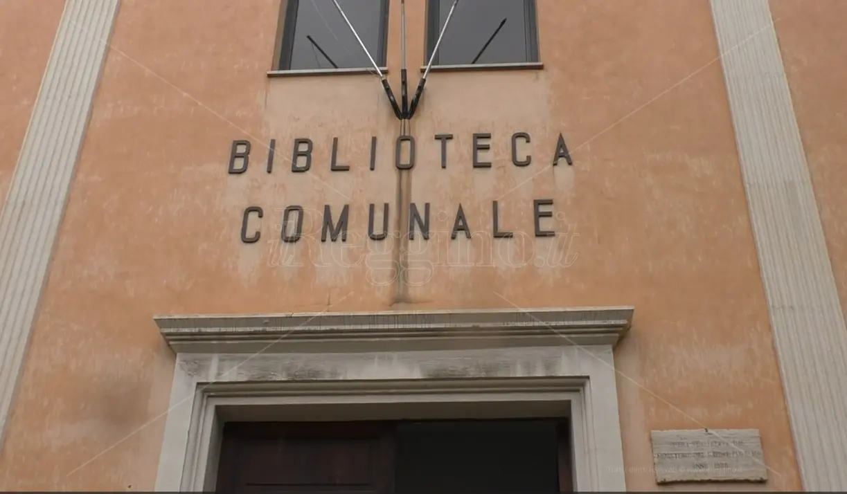 Reggio, la biblioteca comunale compie 207 anni: dalla regia Ferdinandiana all’intitolazione a Pietro De Nava