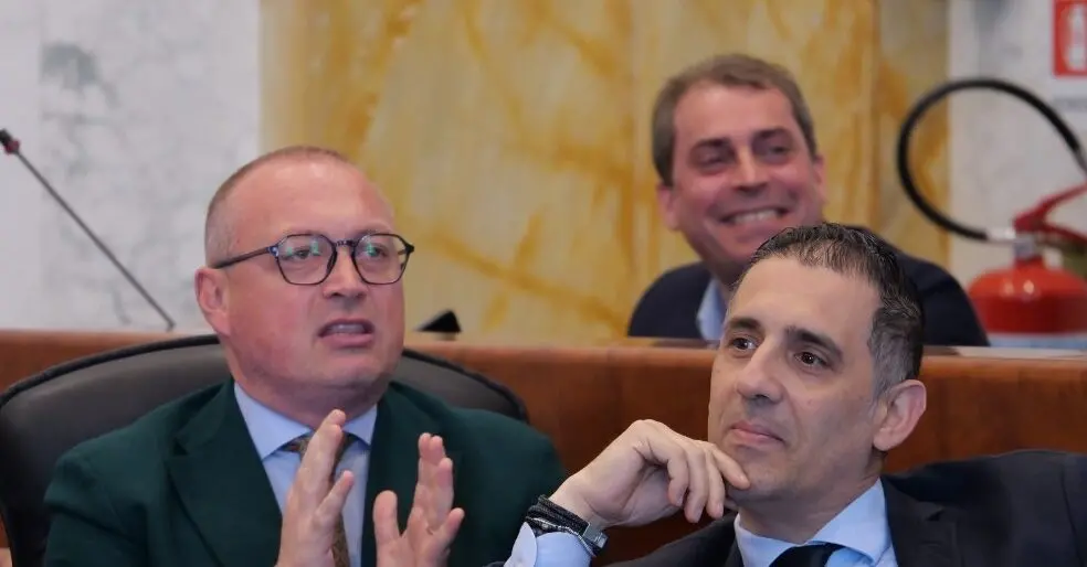 Bilancio comunale Reggio, la maggioranza: «Documento serio, scelta la strada più difficile»