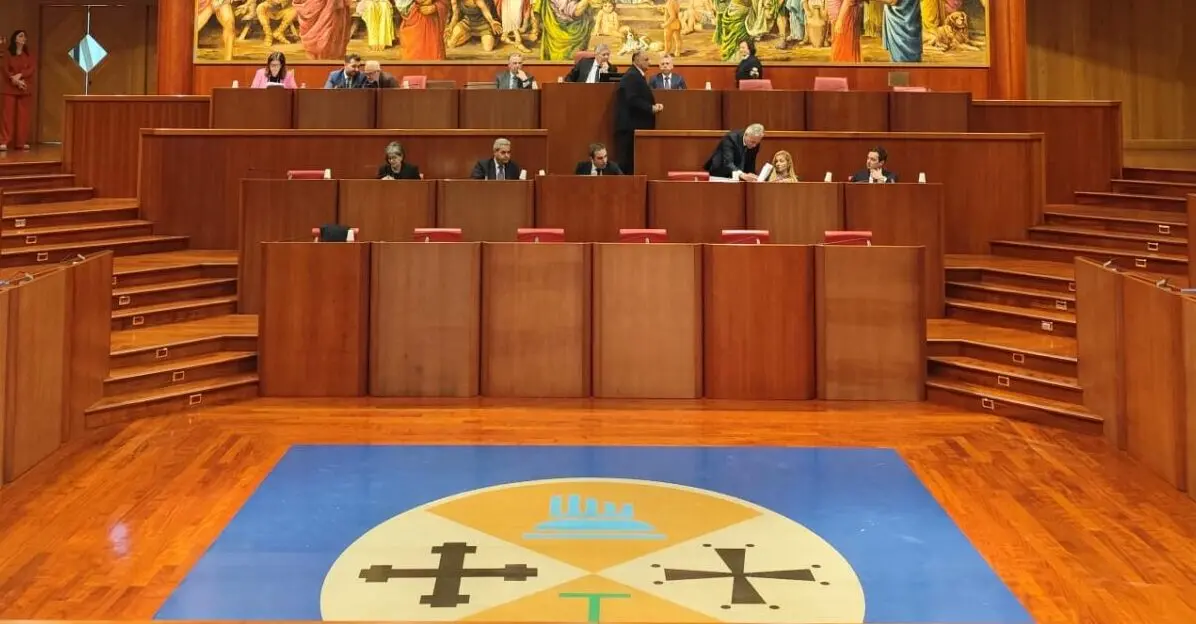 Consiglio regionale, la maggioranza istituisce due nuove società in house e dà il via libera al “consigliere supplente”