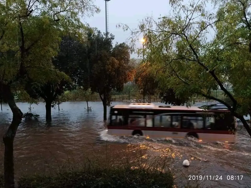 Allagamenti, blackout e frane. Reggio città più colpita. Domani allerta arancione