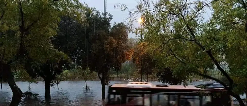 Allagamenti, blackout e frane. Reggio città più colpita. Domani allerta arancione