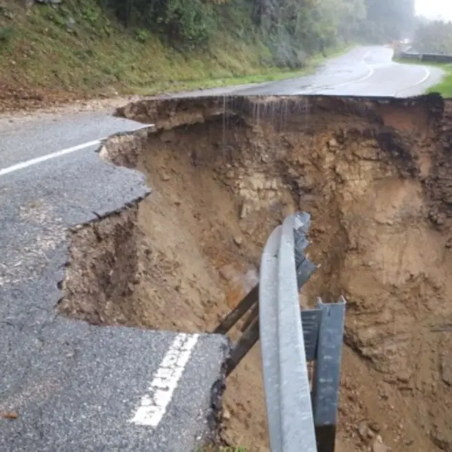 Locride in ginocchio tra frane e collegamenti interrotti