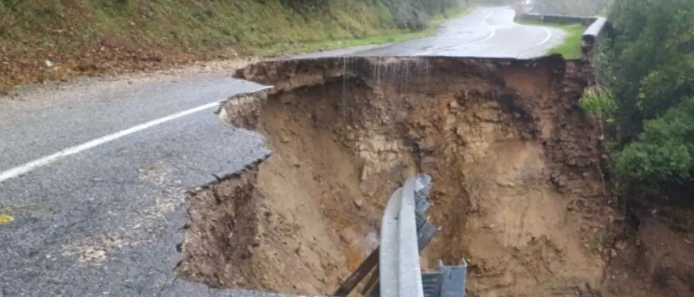Locride in ginocchio tra frane e collegamenti interrotti