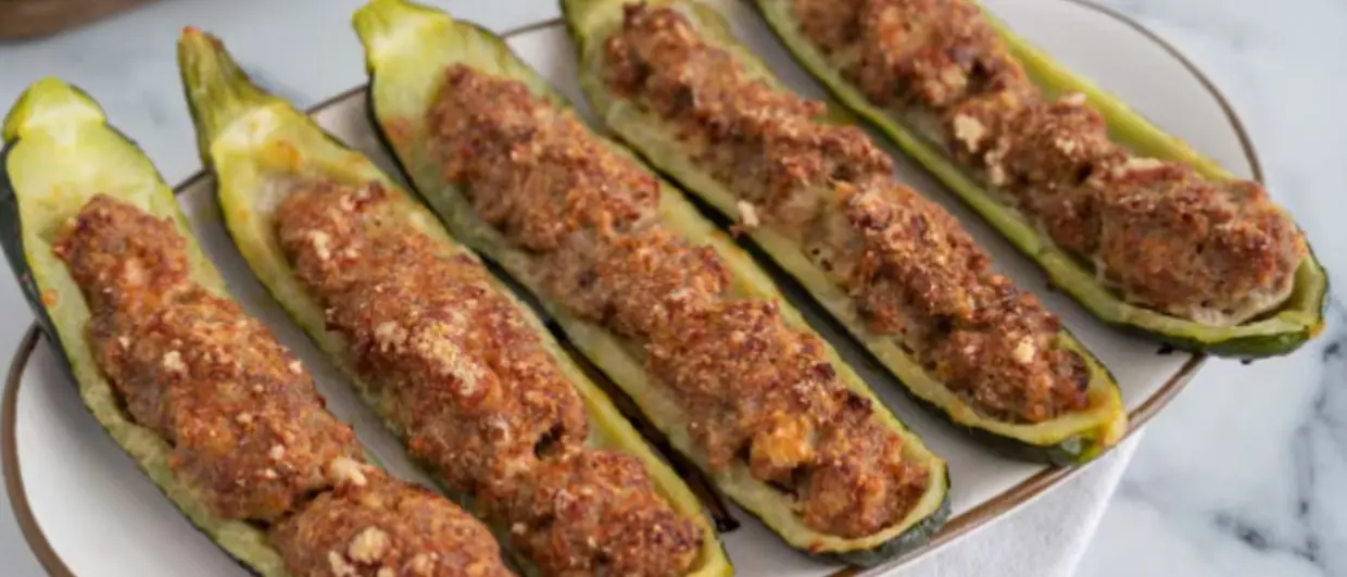 LA RICETTA DEL GIORNO | Zucchine ripiene: un classico intramontabile della cucina italiana