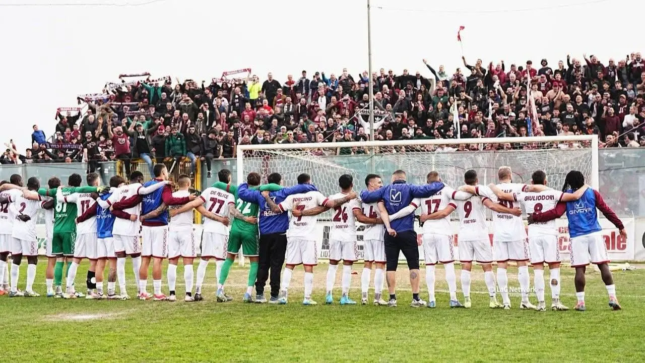 Reggina, a Pompei per la sesta vittoria di fila: testa bassa e un occhio agli aretusei