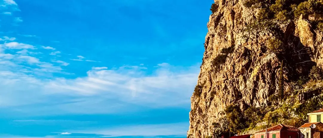 LA FOTO DEL GIORNO | Promesse sulla sabbia