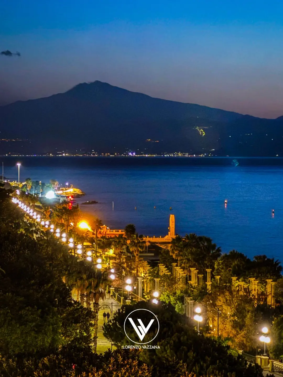 LA FOTO DEL GIORNO | Tra alba e tramonto, la luce che verrà