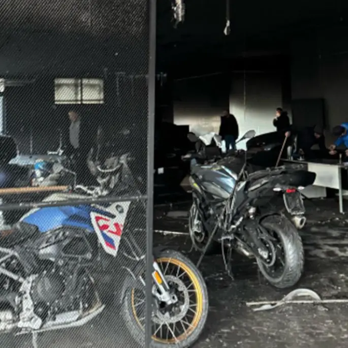 Reggio, i sindacati Uil e UilTucs: «Condanniamo il grave atto intimidatorio alla Calabria Motori»