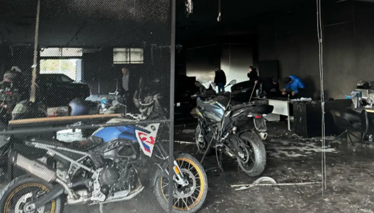 Reggio, i sindacati Uil e UilTucs: «Condanniamo il grave atto intimidatorio alla Calabria Motori»
