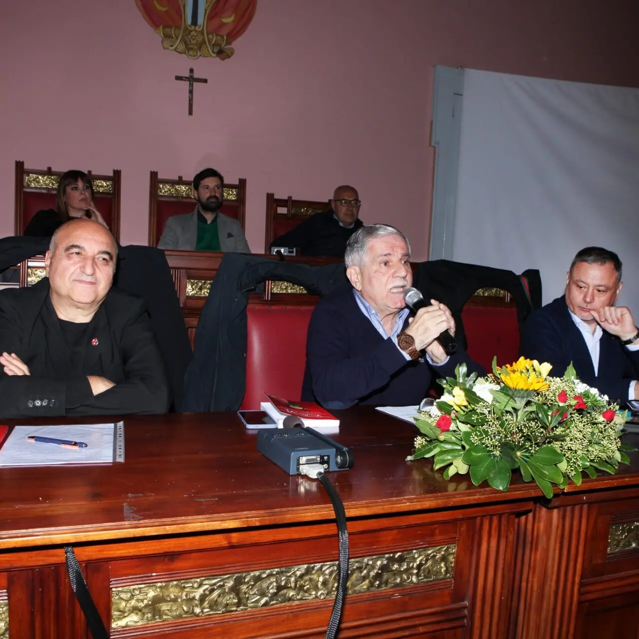 Palmi, presentato il volume di satira “Votalatrippa VI”