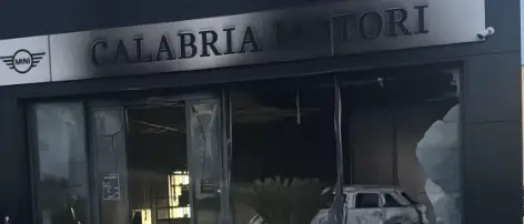 Incendio alla concessionaria Calabria Motori, continuano le attestazioni di solidarietà