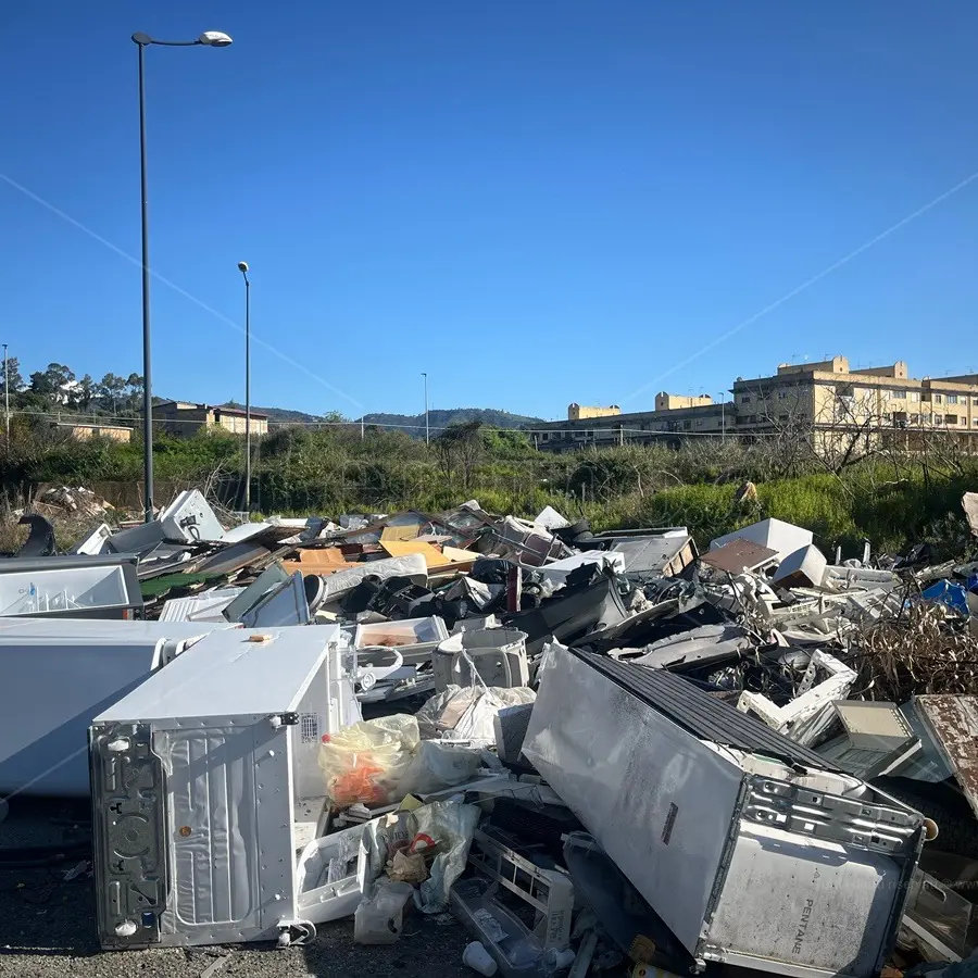 Arghillà, il decoro fa capolino ma il degrado rimane - FOTO e VIDEO