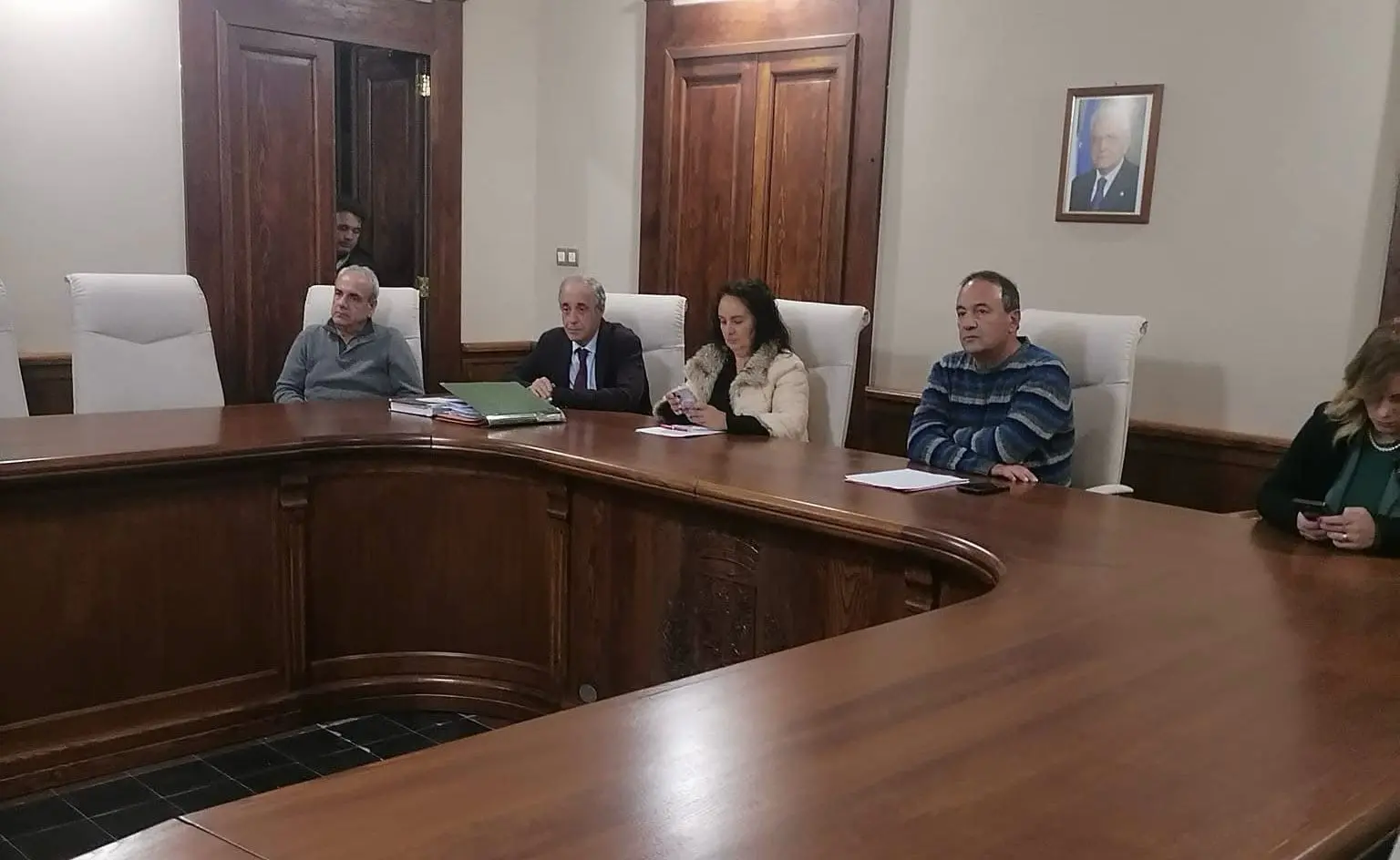 Riace, il consiglio comunale rinnova la fiducia a Lucano